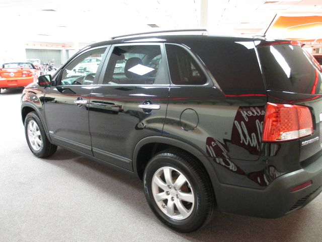 2011 Kia Sorento LS Truck