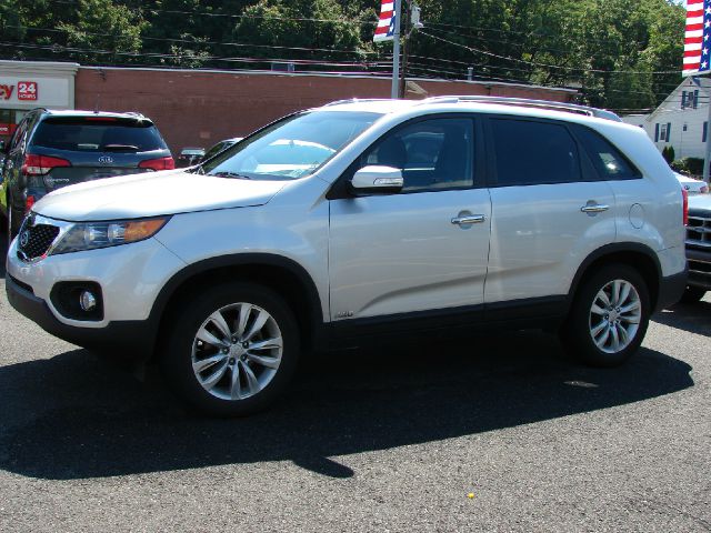 2011 Kia Sorento Touring W 6 Disc