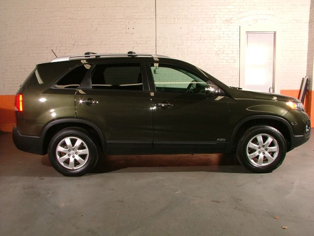 2011 Kia Sorento LS Truck