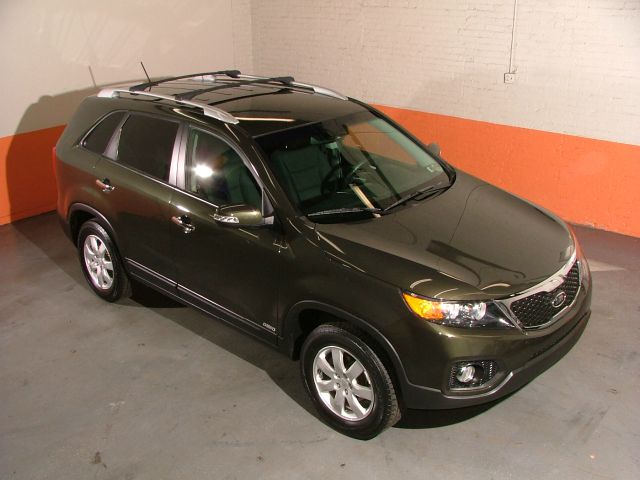 2011 Kia Sorento LS Truck