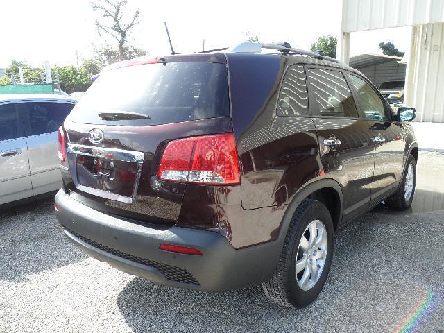 2011 Kia Sorento GL Front-wheel Drive