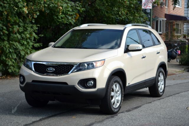 2011 Kia Sorento LS Truck