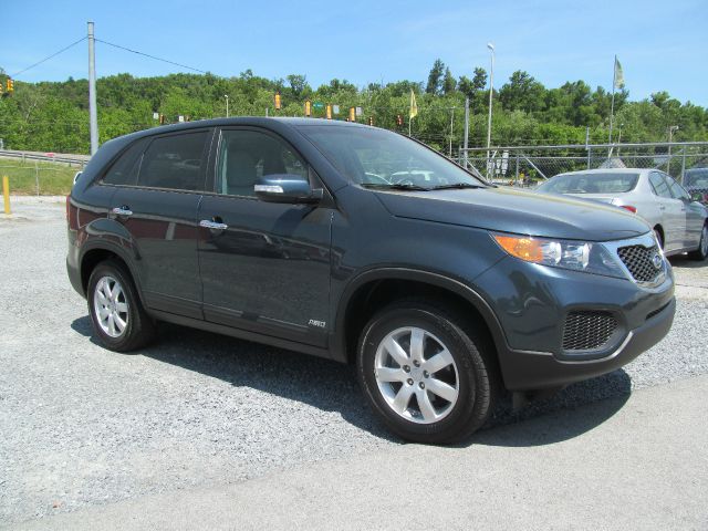 2011 Kia Sorento LS Truck