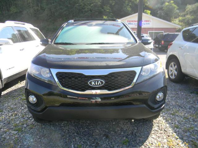 2011 Kia Sorento LS Truck