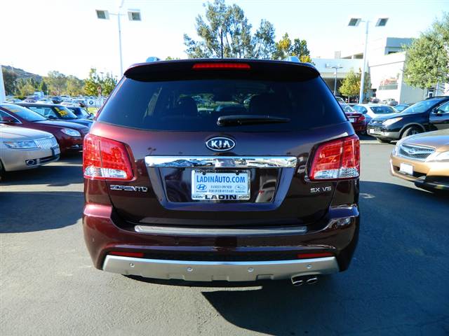 2012 Kia Sorento AWD, REAR DVD, Navigation, 3RD ROW, Mem/heat Seats