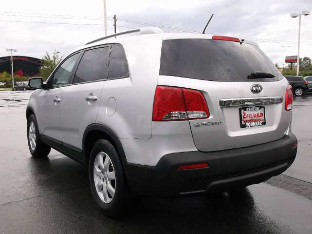 2012 Kia Sorento LS Truck