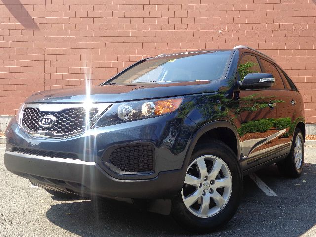 2013 Kia Sorento E350 15 Passanger Van XLT