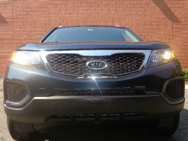 2013 Kia Sorento E350 15 Passanger Van XLT