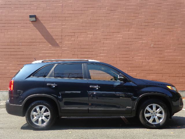 2013 Kia Sorento E350 15 Passanger Van XLT