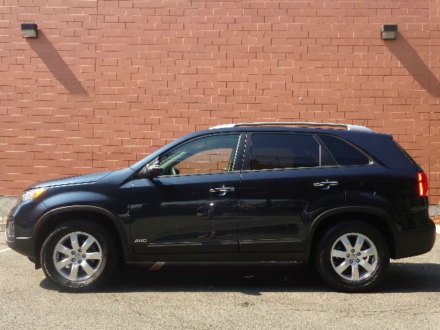 2013 Kia Sorento E350 15 Passanger Van XLT