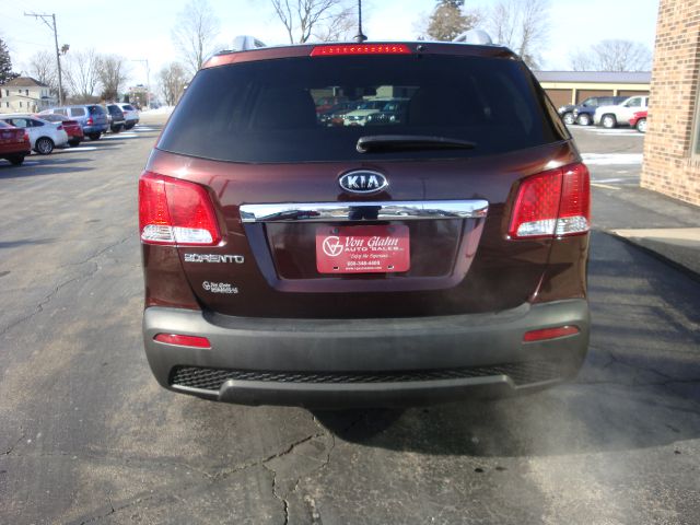 2013 Kia Sorento E350 15 Passanger Van XLT