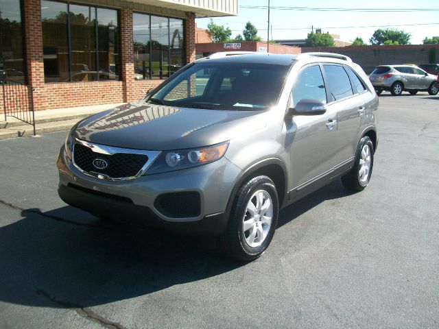 2013 Kia Sorento XE 4x4 Truck