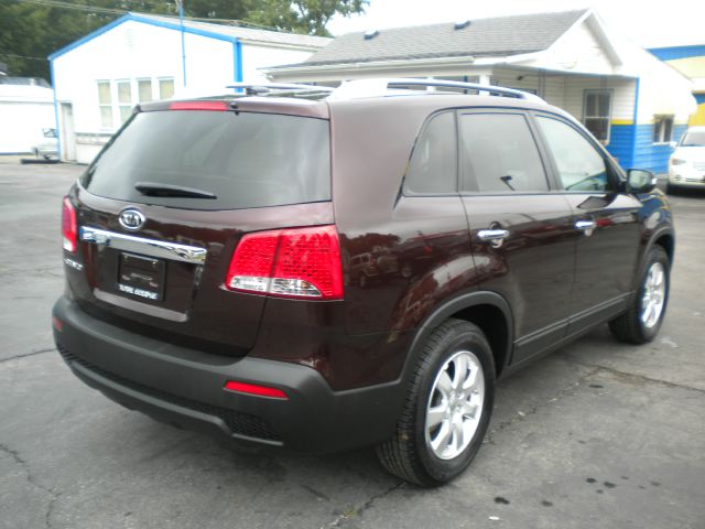 2013 Kia Sorento XE 4x4 Truck