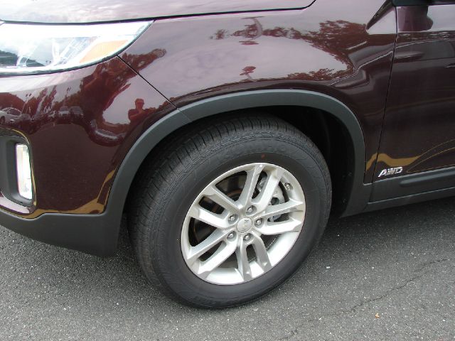 2014 Kia Sorento XLT Super Cab 4dr FX4 OFF RD