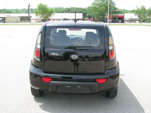 2011 Kia Soul T6 AWD Moon Roof Leather