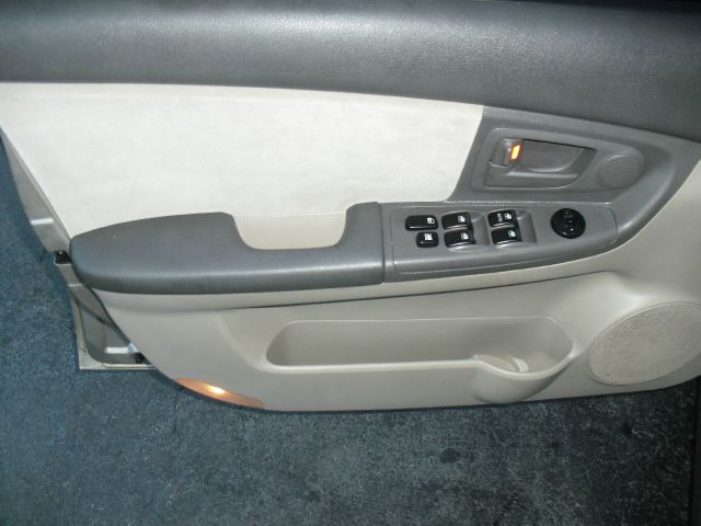 2005 Kia Spectra Open-top