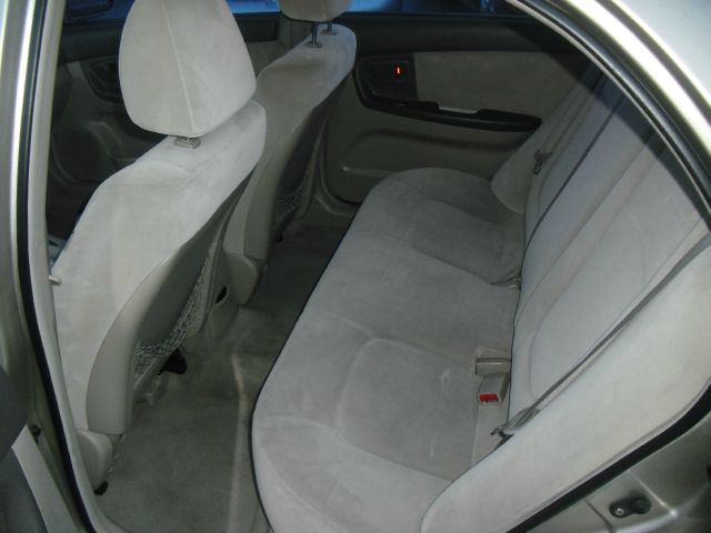 2005 Kia Spectra Open-top