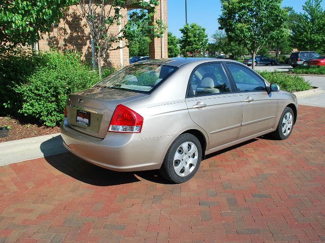 2007 Kia Spectra AWD, REAR DVD, Navigation, 3RD ROW, Mem/heat Seats