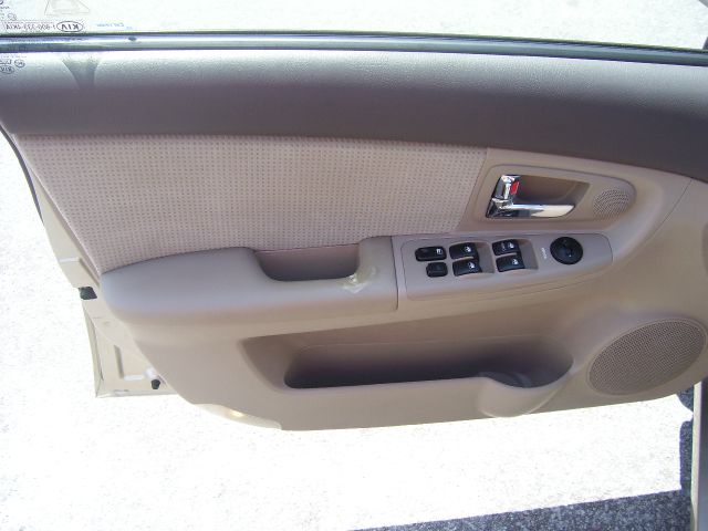 2007 Kia Spectra Open-top