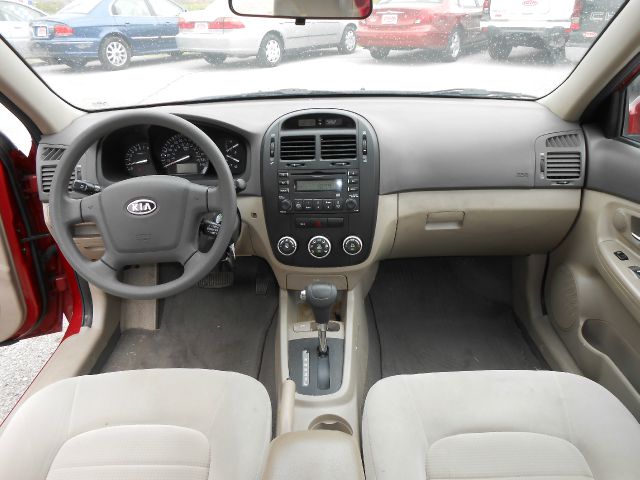 2008 Kia Spectra AWD, REAR DVD, Navigation, 3RD ROW, Mem/heat Seats