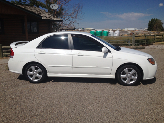 2008 Kia Spectra AWD, REAR DVD, Navigation, 3RD ROW, Mem/heat Seats