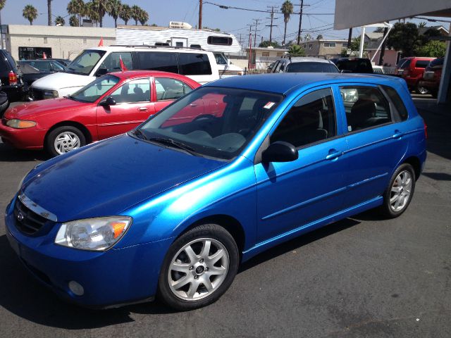 2005 Kia Spectra5 Base