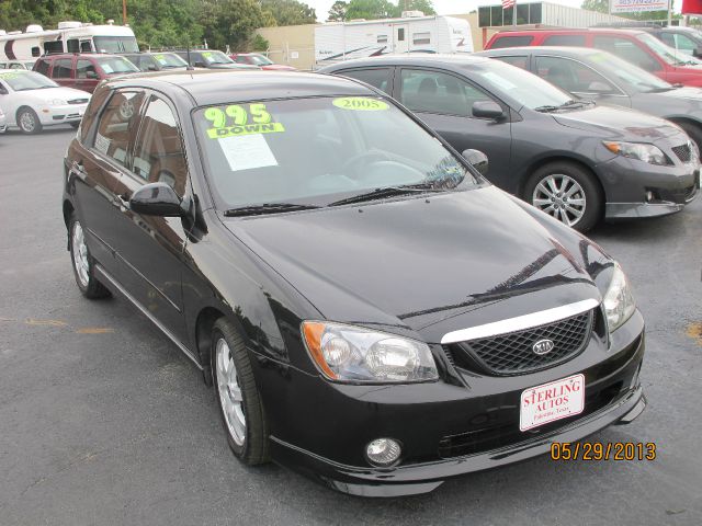 2005 Kia Spectra5 Base