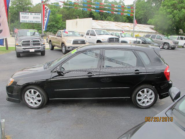 2005 Kia Spectra5 Base