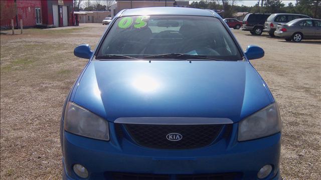 2005 Kia Spectra5 Base