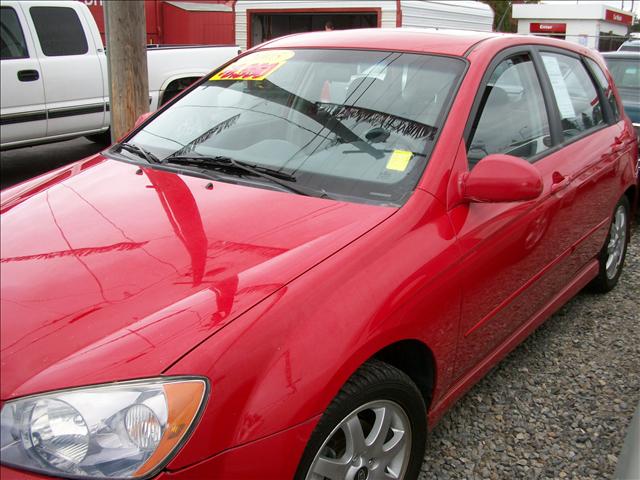 2005 Kia Spectra5 Base