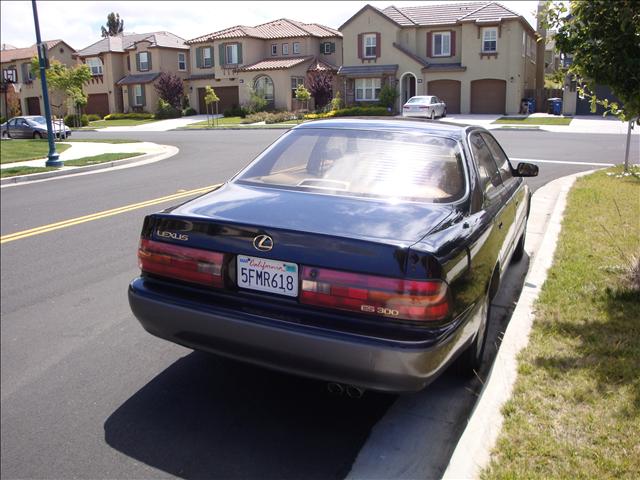 1993 Lexus ES 300 Reg. Cab 2WD