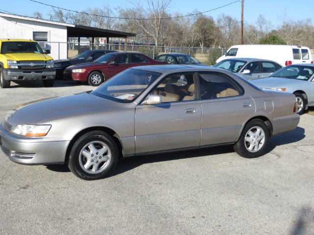 1994 Lexus ES 300 Base