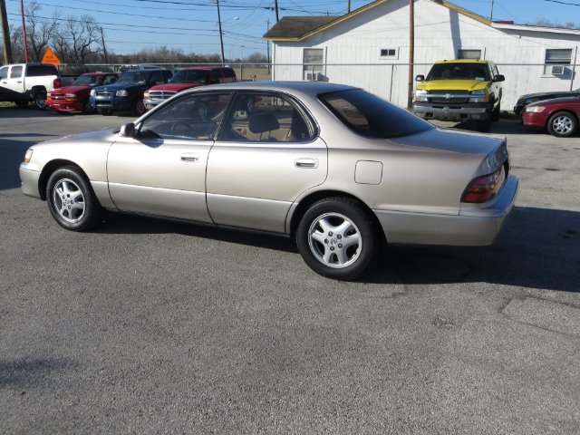 1994 Lexus ES 300 Base