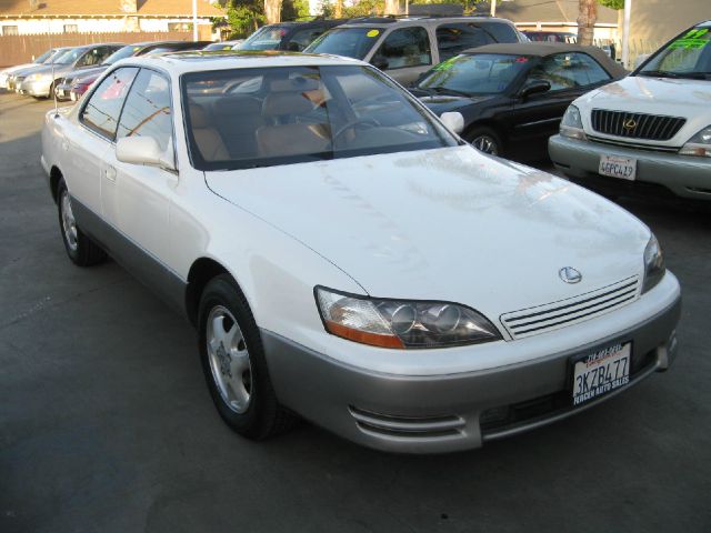 1995 Lexus ES 300 Base