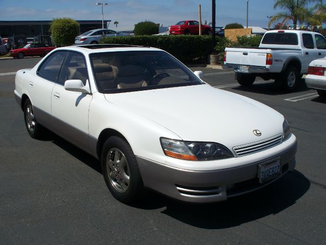 1995 Lexus ES 300 Base