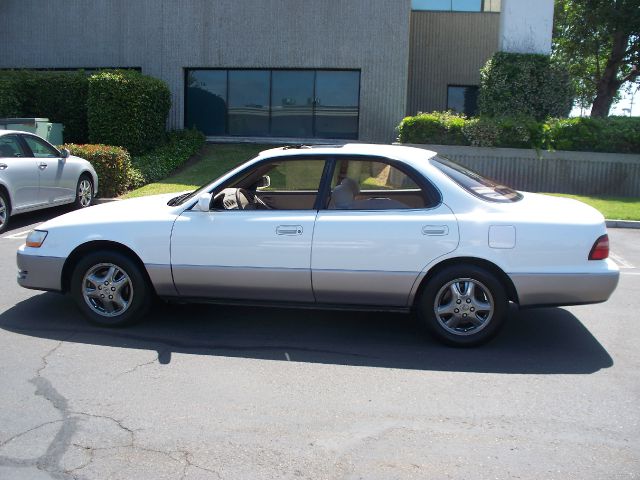 1995 Lexus ES 300 Base