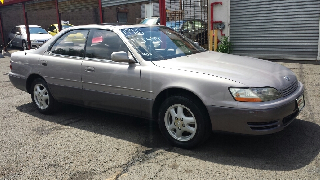 1996 Lexus ES 300 Base