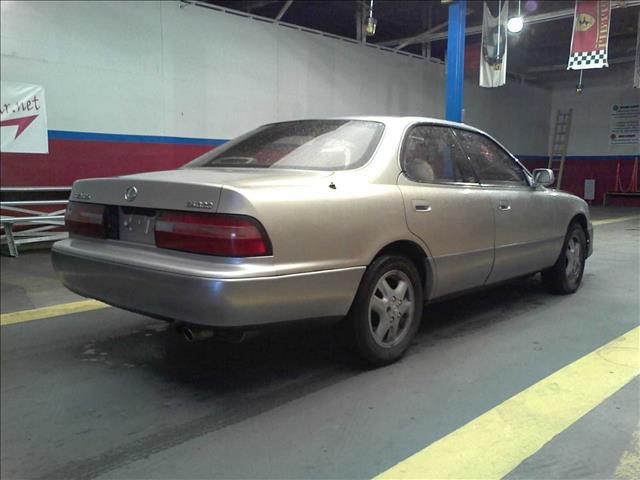 1996 Lexus ES 300 4dr Sdn LS Premium