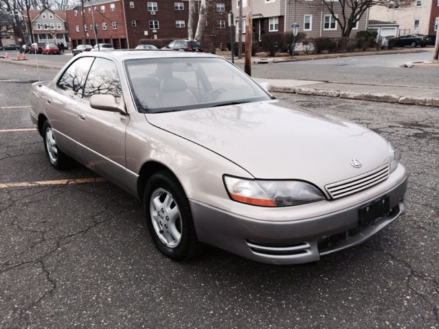 1996 Lexus ES 300 Base