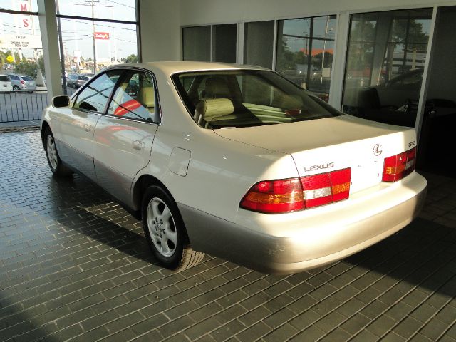 1997 Lexus ES 300 Base