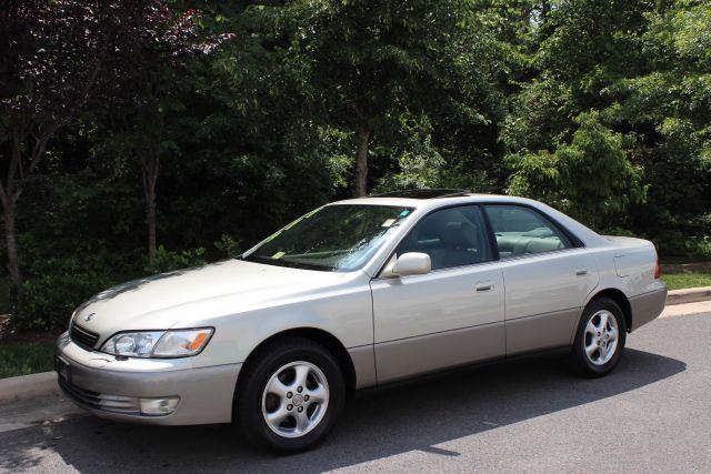 1997 Lexus ES 300 L.T. 4-w.d. 5.3L