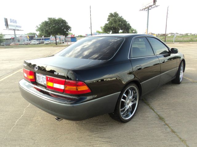 1997 Lexus ES 300 Base