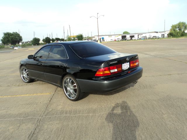 1997 Lexus ES 300 Base