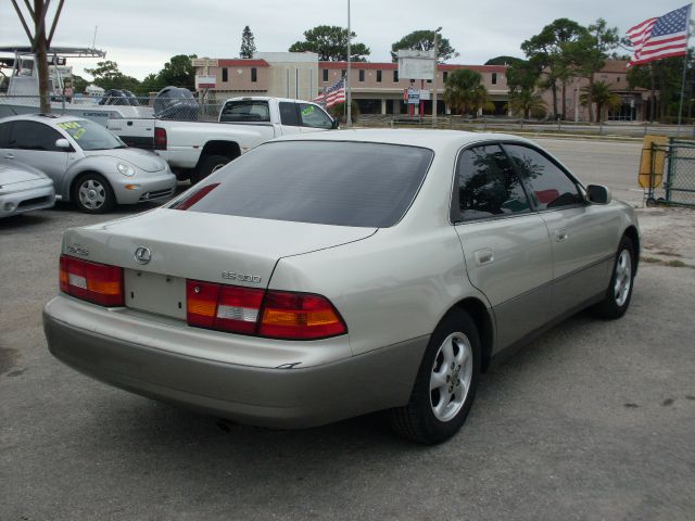 1997 Lexus ES 300 Base