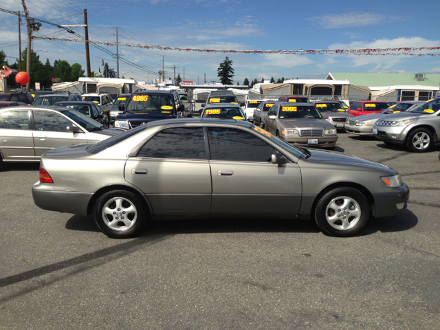 1998 Lexus ES 300 Base