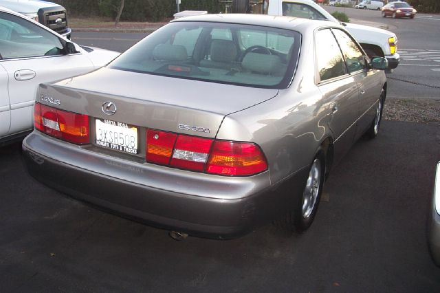 1998 Lexus ES 300 Base