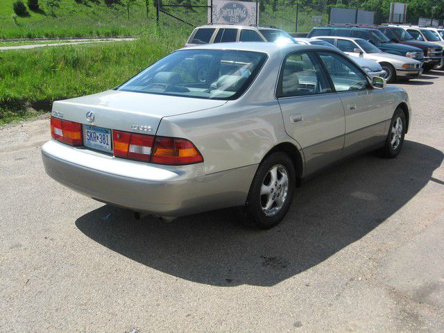 1998 Lexus ES 300 Base