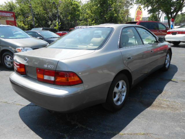 1999 Lexus ES 300 Base