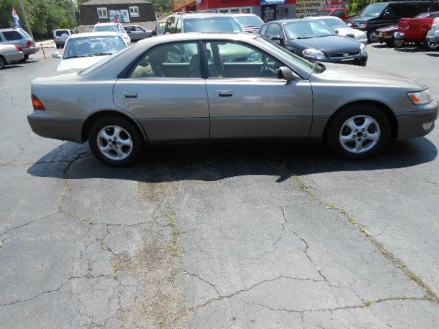 1999 Lexus ES 300 Base