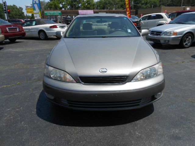 1999 Lexus ES 300 Base